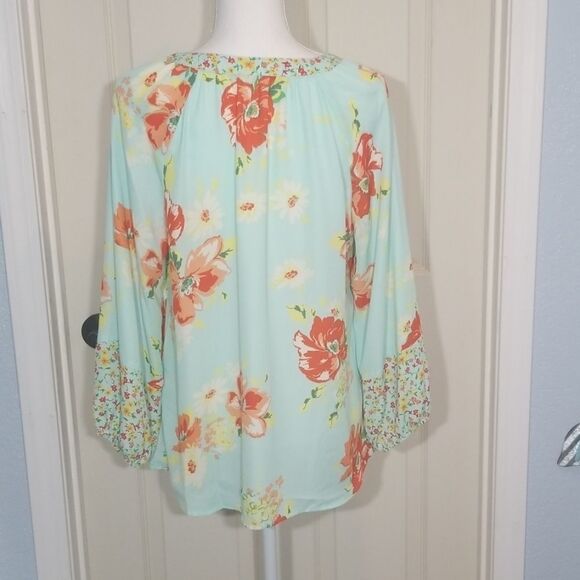 Zac & Rachel, Floral/Boho Flowy Blouse - Picture 4 of 5